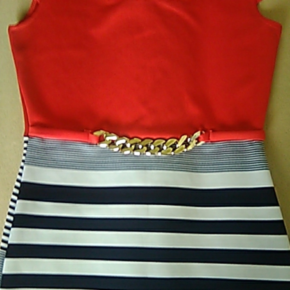 Dress - Picture 2 of 4
